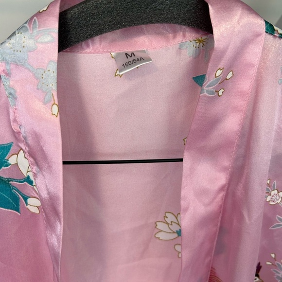 🧡5/$25🧡Floral Pink Kimono Robe - Picture 2 of 4